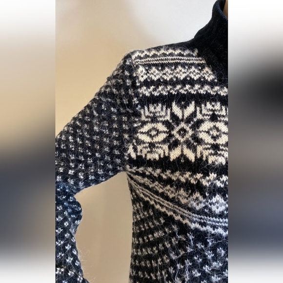 Jones NY Sport | Wool Blend Fair Isle Nordic Print Black White Cardigan Sweater - Picture 6 of 8